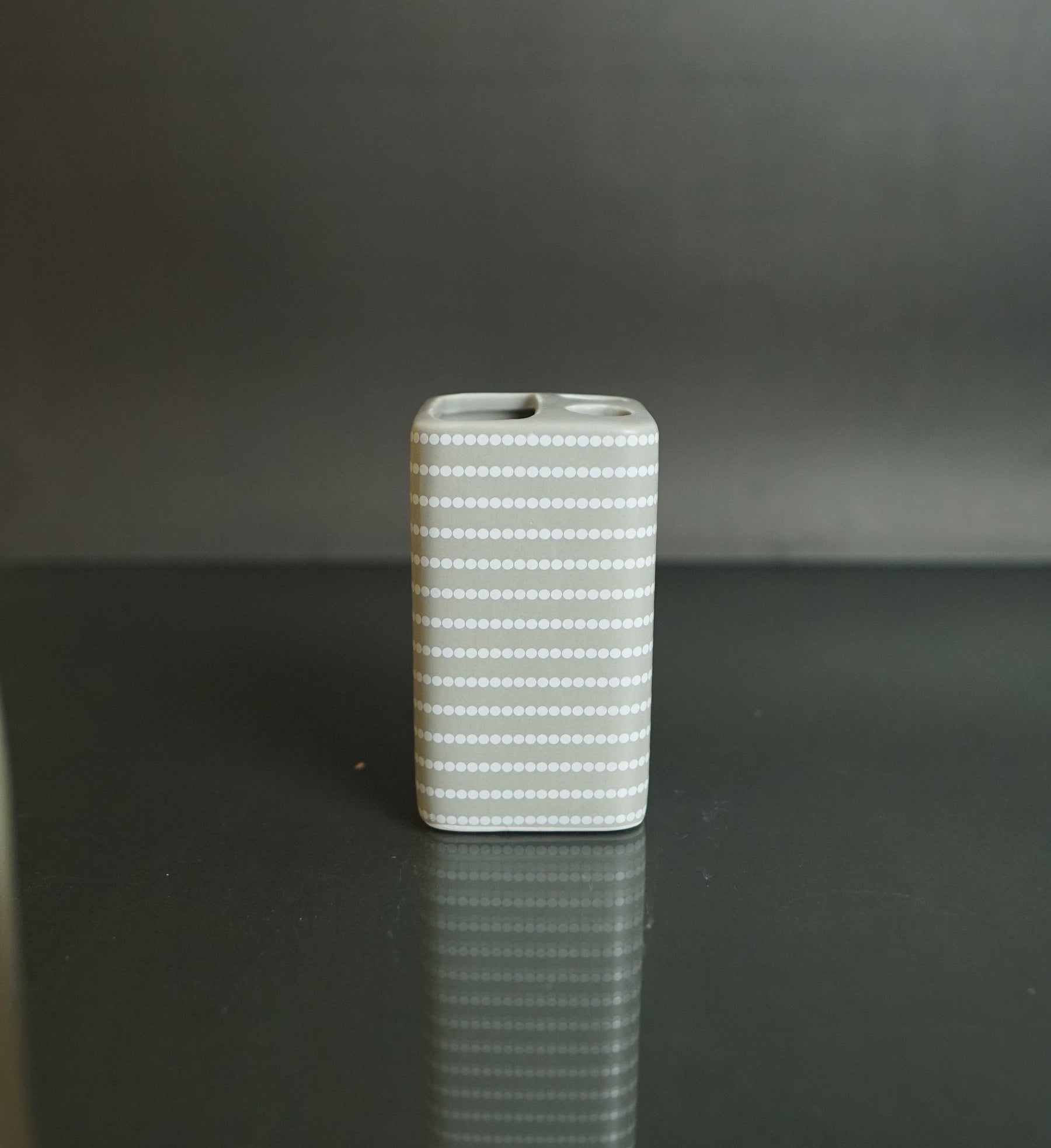 Ceramic Bathroom Set - White Circles