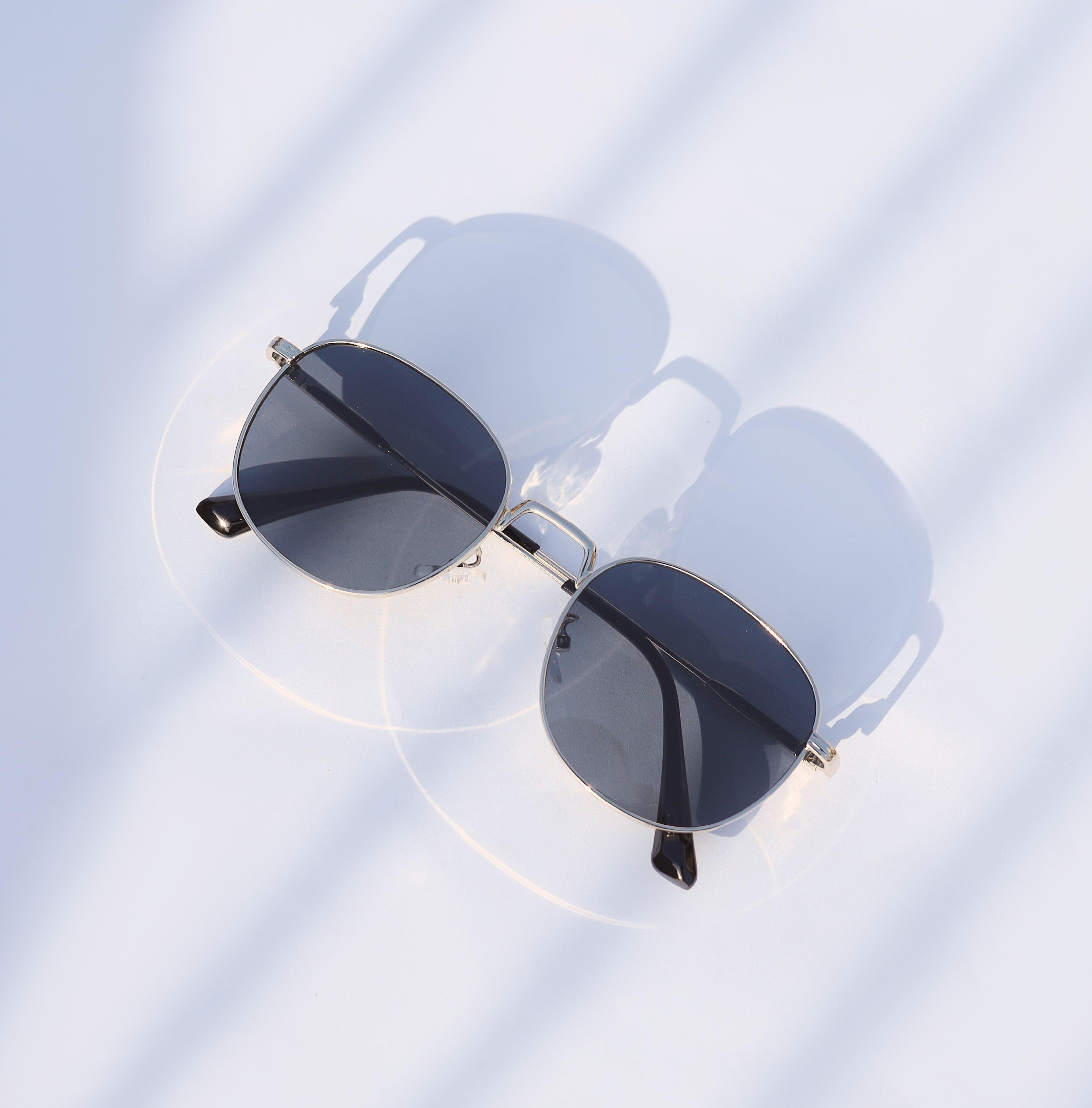 Modern Noir Round Sunglasses-DIVERSITY