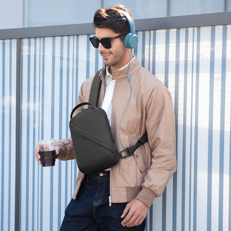 MARK RYDEN - The Clear - Large - Sling Bag