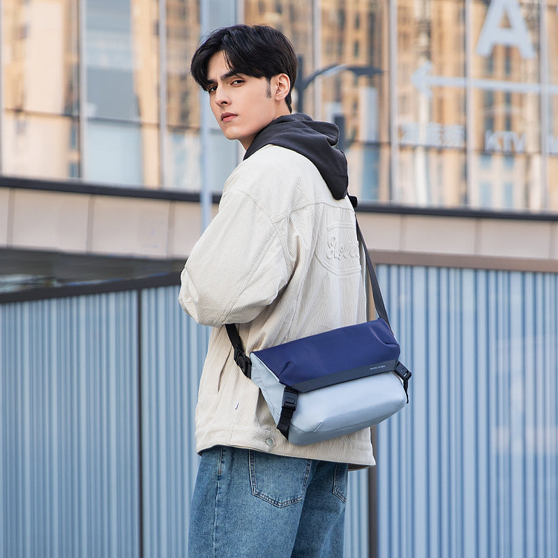 MARK RYDEN - Mailman Sling Bag - Grey Blue