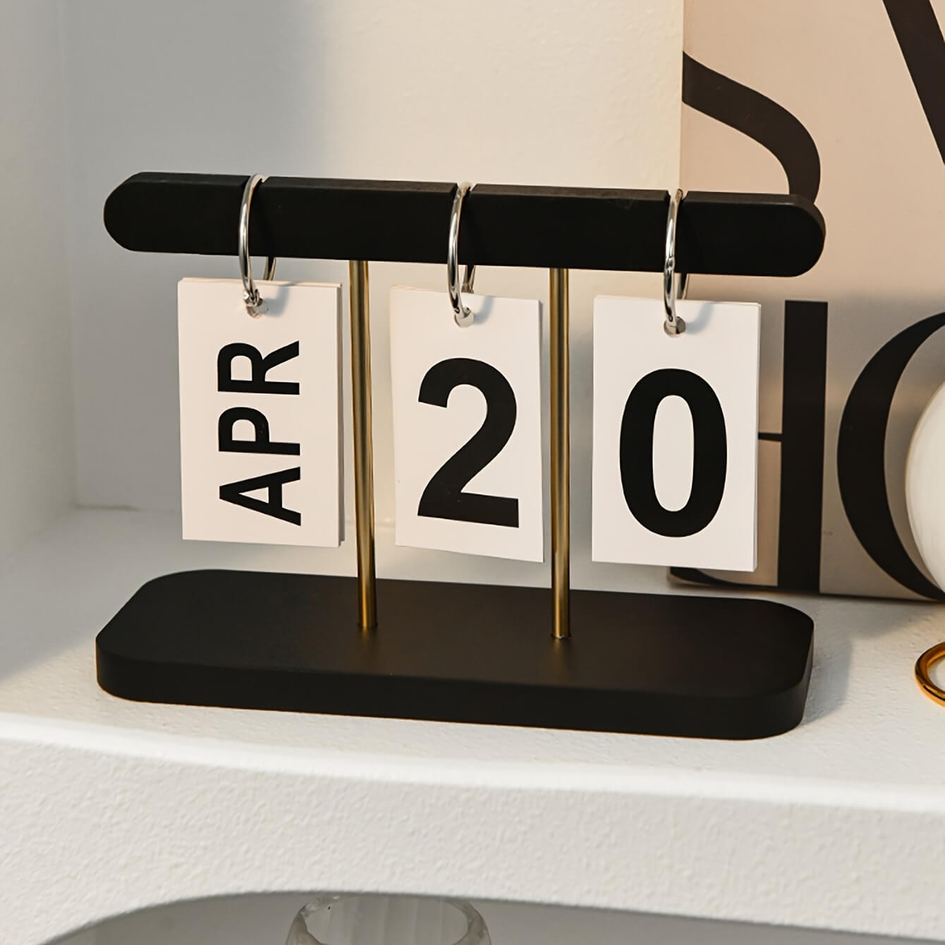 Minimalist Flip Calendar