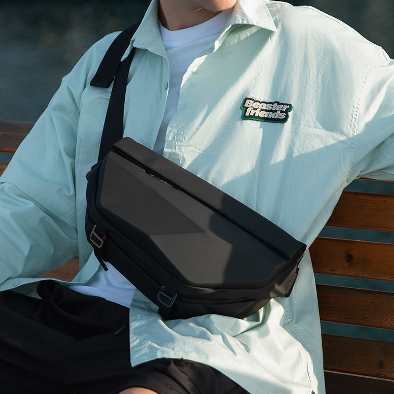 MARK RYDEN - Diamond Facets Sling Bag - JY Black