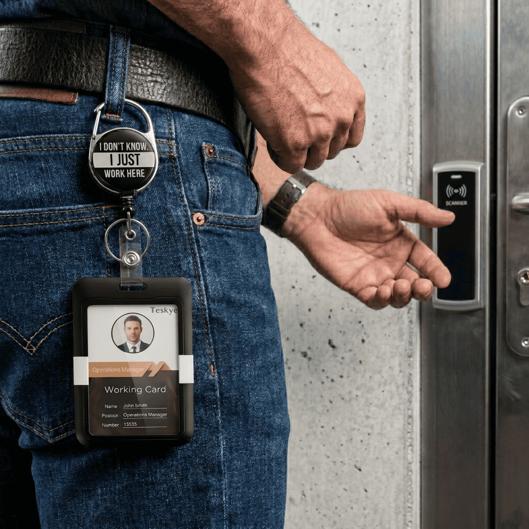 Novelty Retractable ID Card Badge Holder