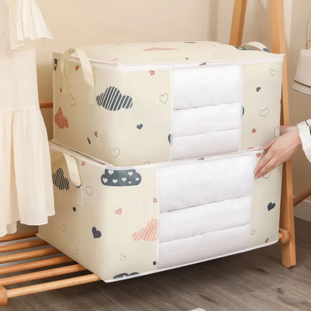 Clothes storage on sale bags with zipper